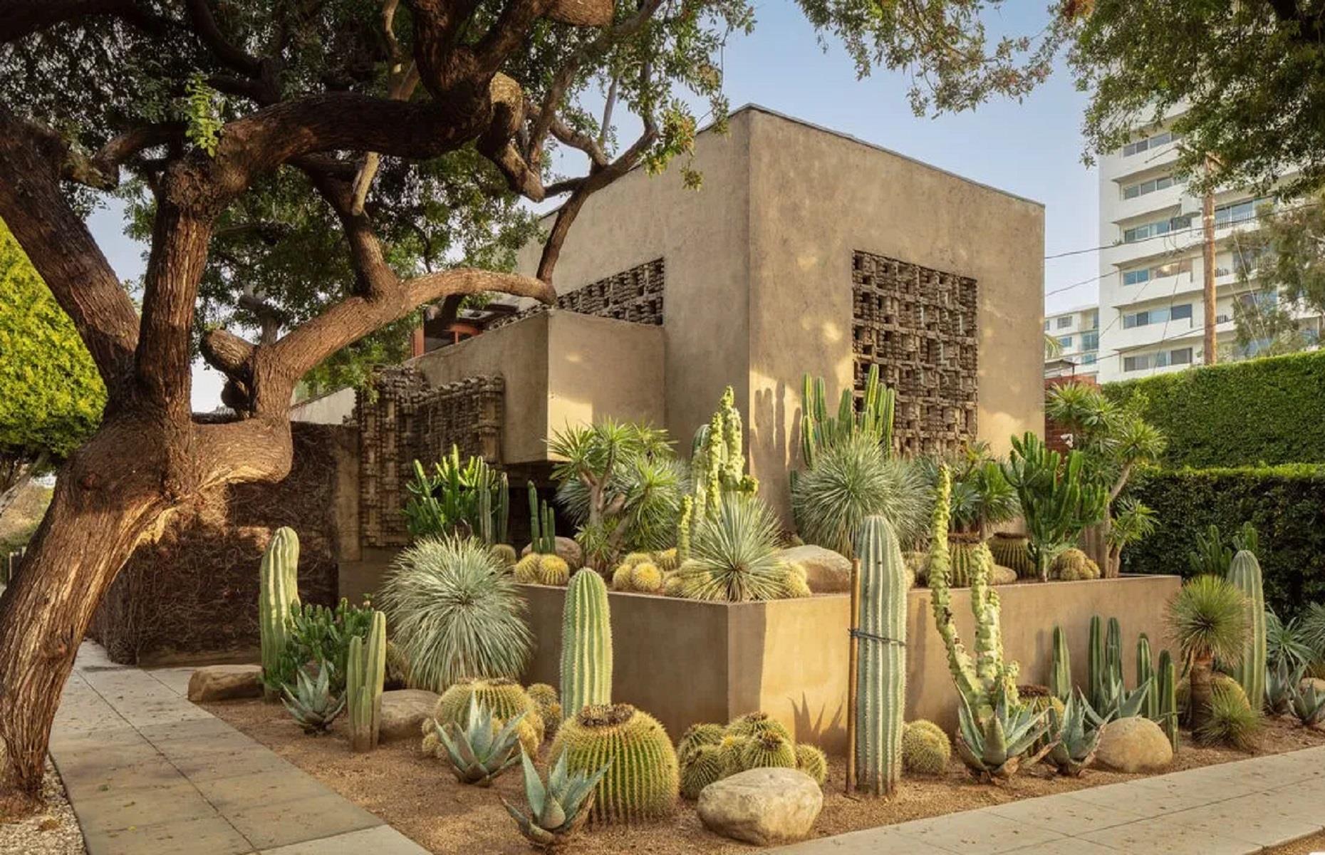 Lloyd Wright Studio, California, USA
